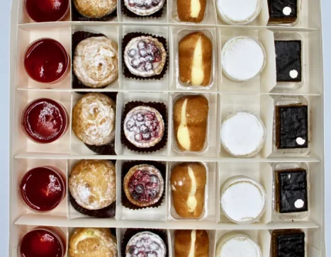 D EFFE T_MINI PASTRIES 2